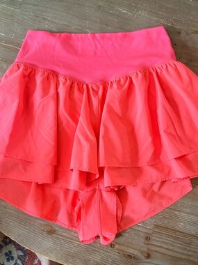 Women’s Aerie Offline Ruffle Shorts in Coral Pink